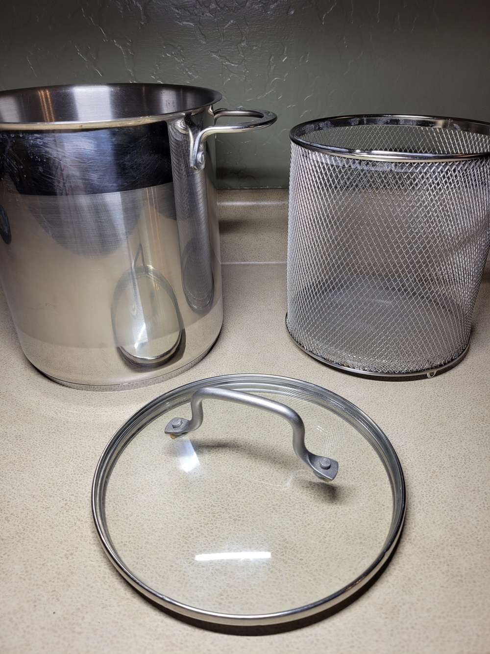 Costco Wholesale Professional Stainless Steel   8-quart Pot W/ Strainer And Lid
